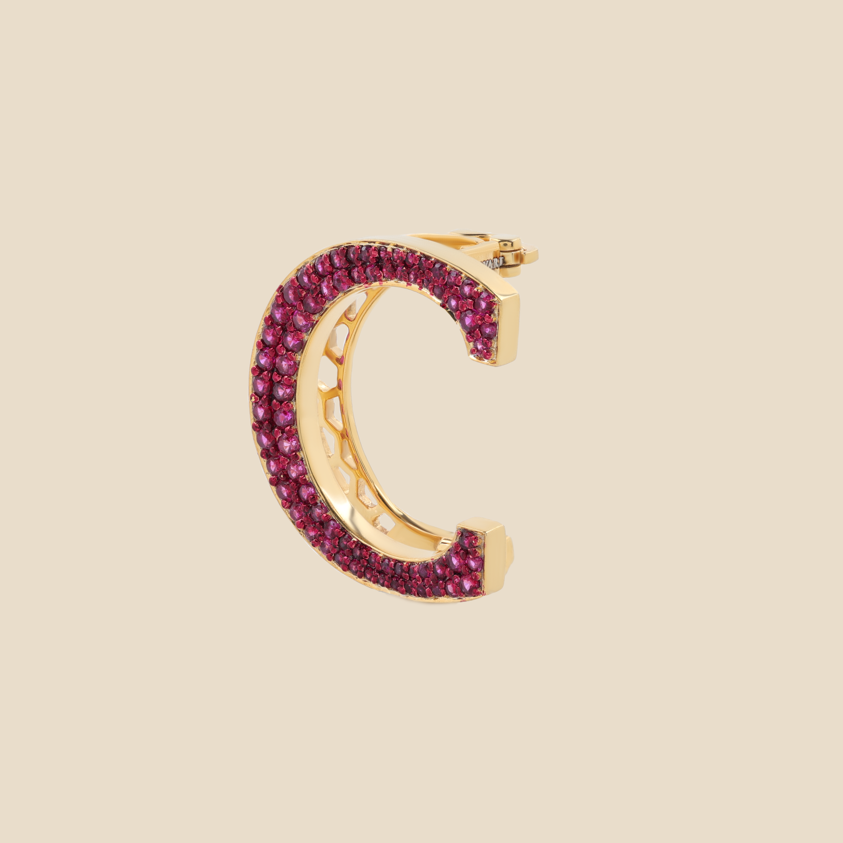 Letter C in Rubies Tavari