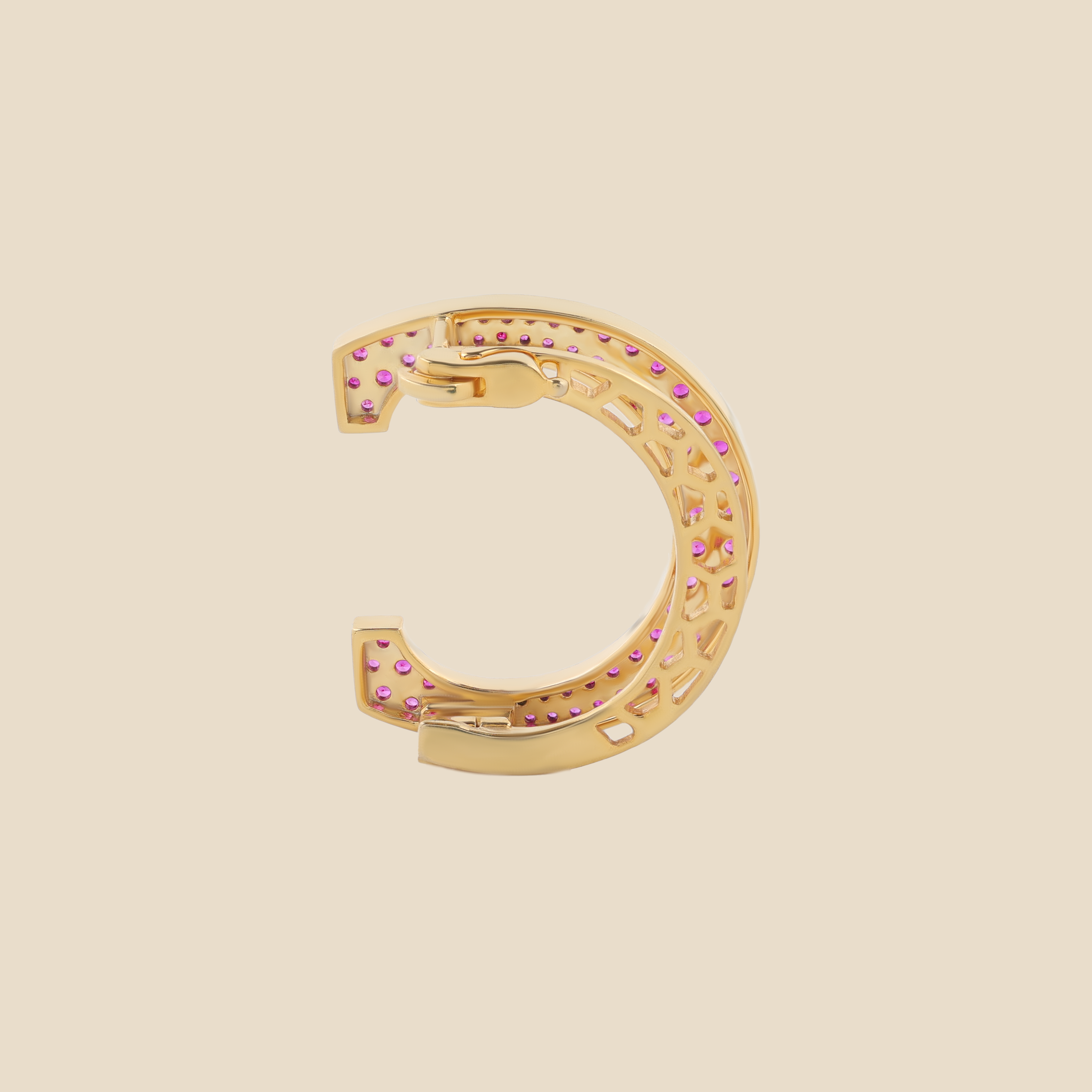 Letter C in Rubies Tavari