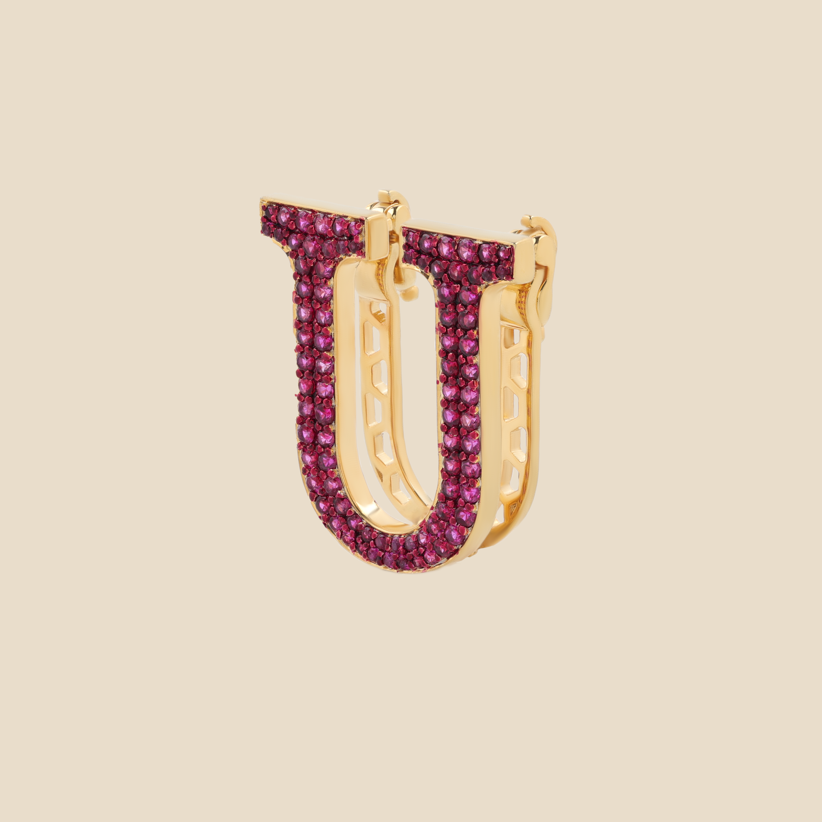 Letter U in Rubies Tavari
