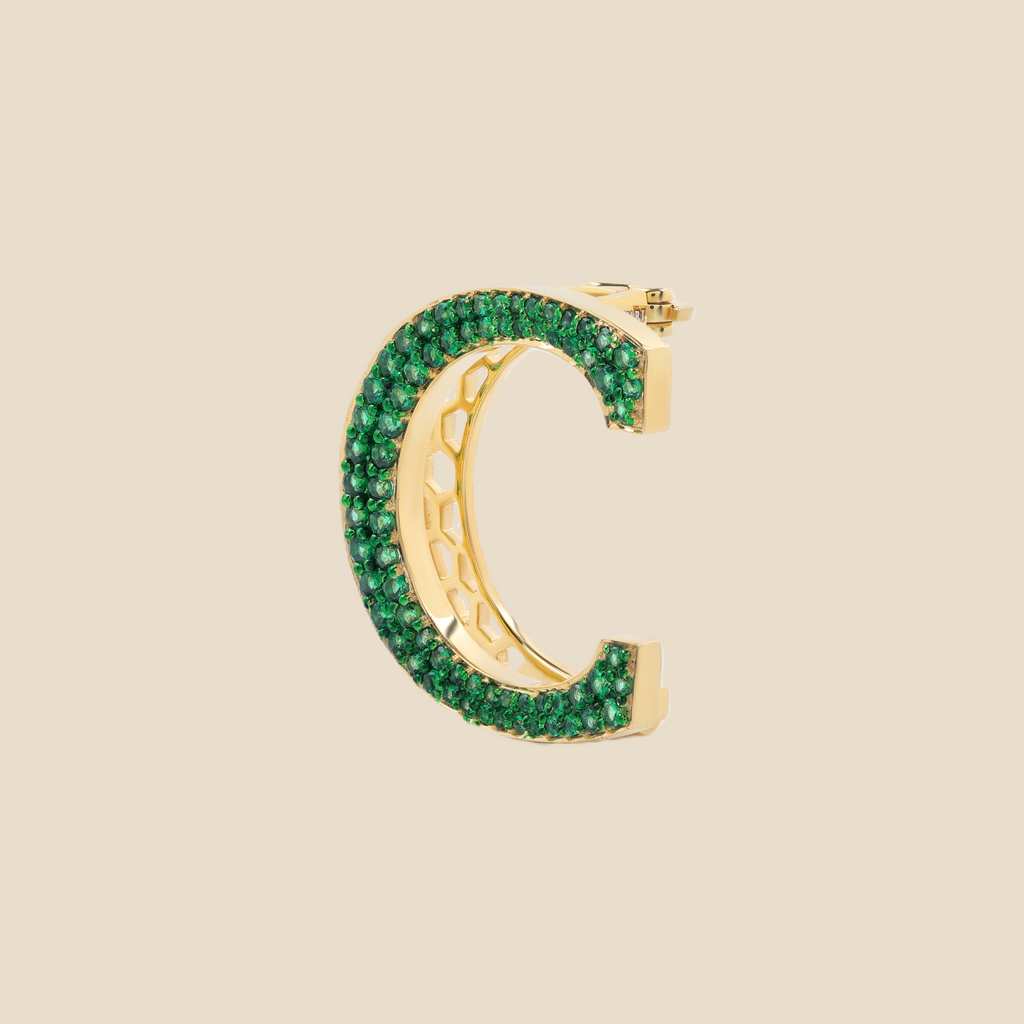 Letter C in Emerald Tavari