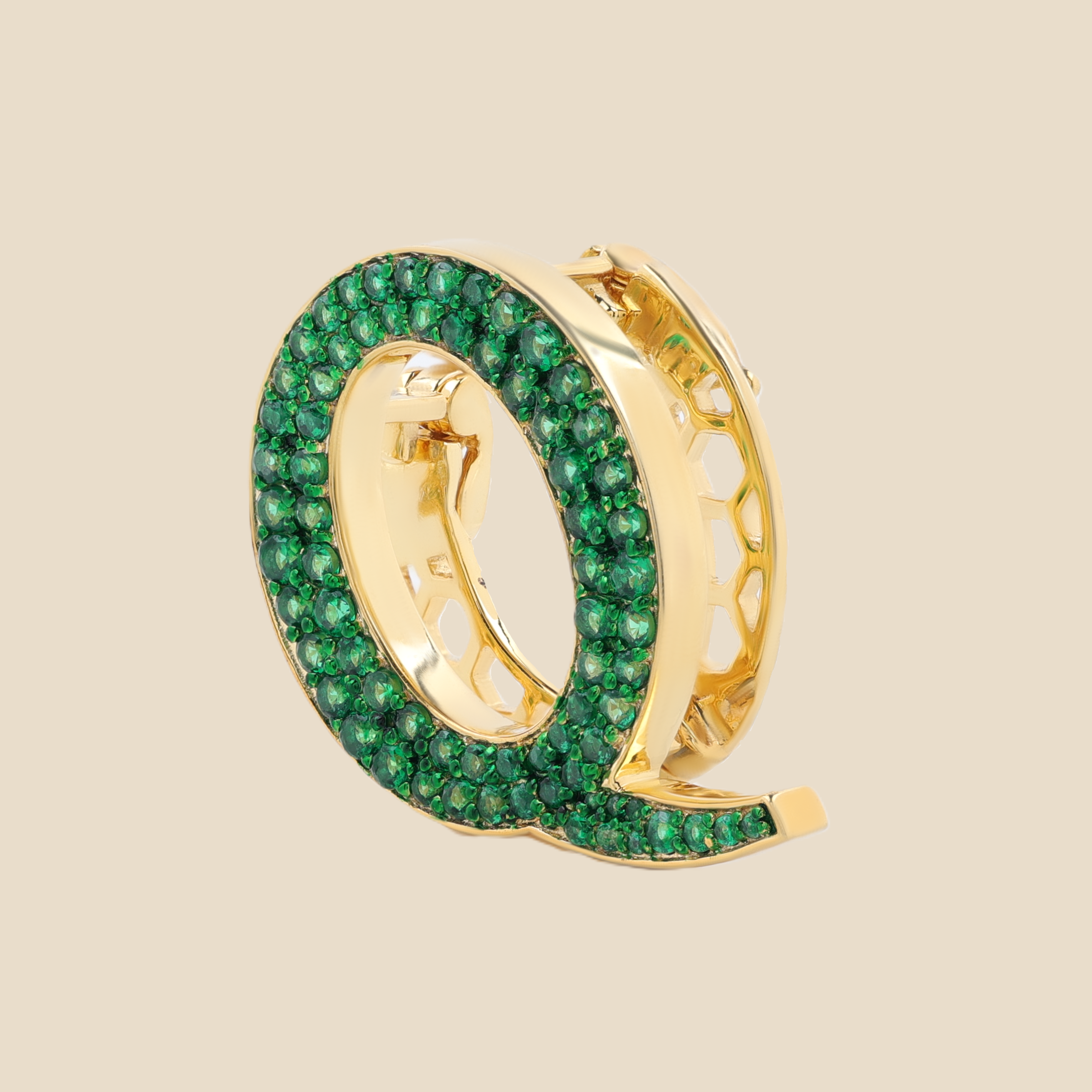 Letter Q In Emerald Tavari