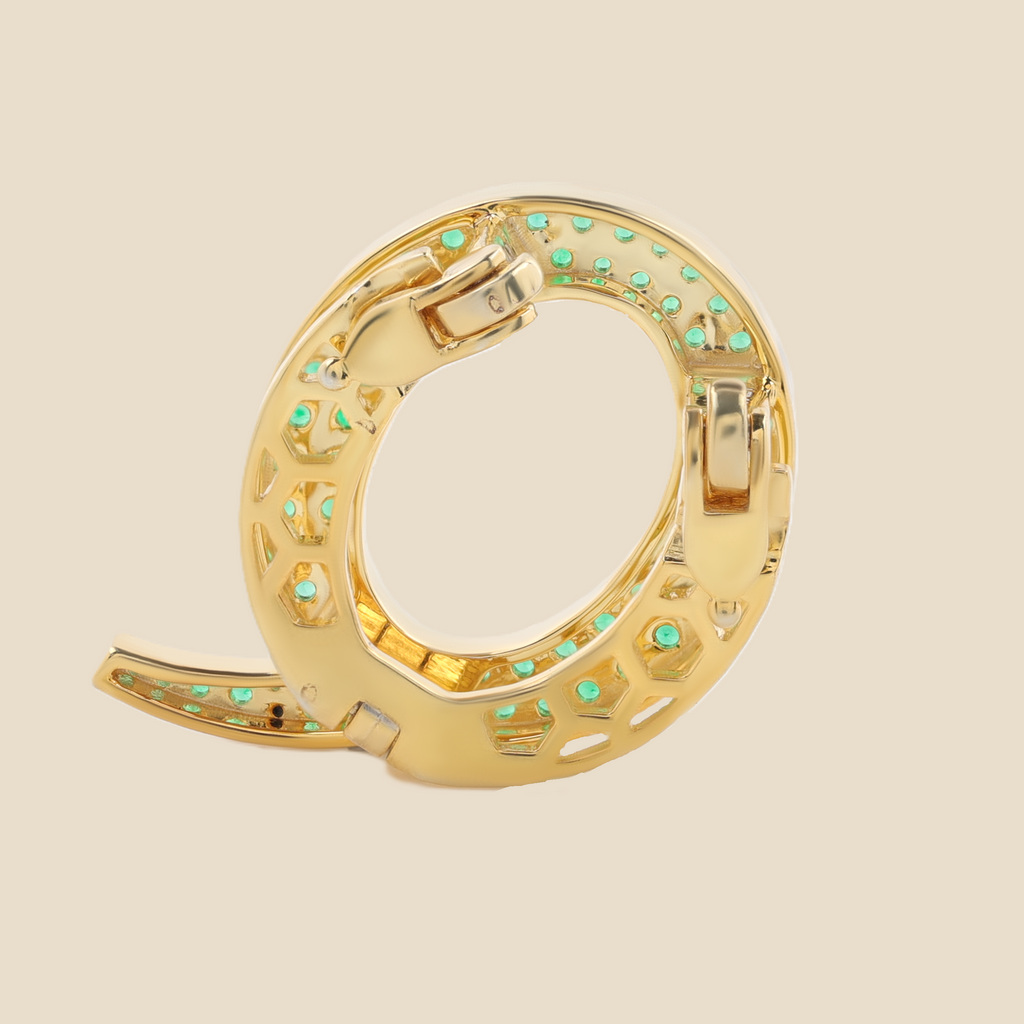 Letter Q In Emerald Tavari