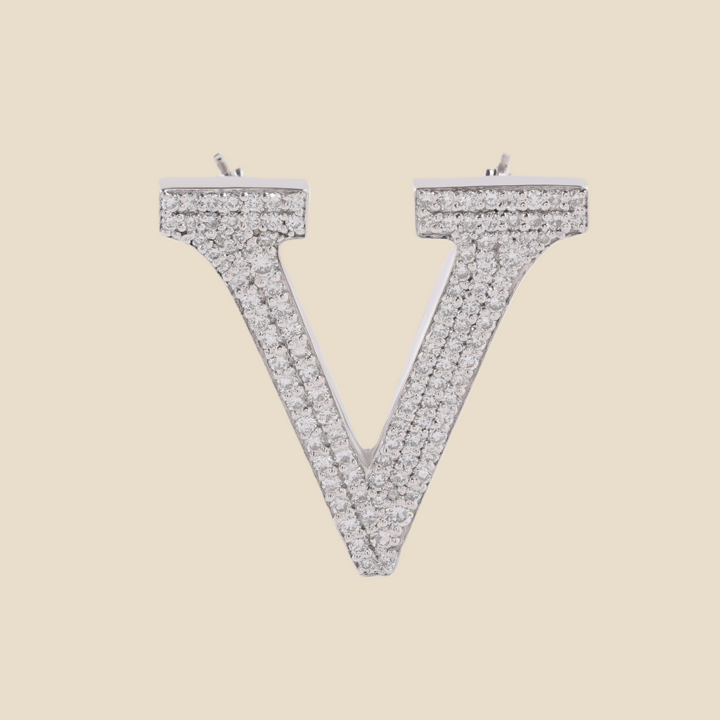 Letter V Tavari