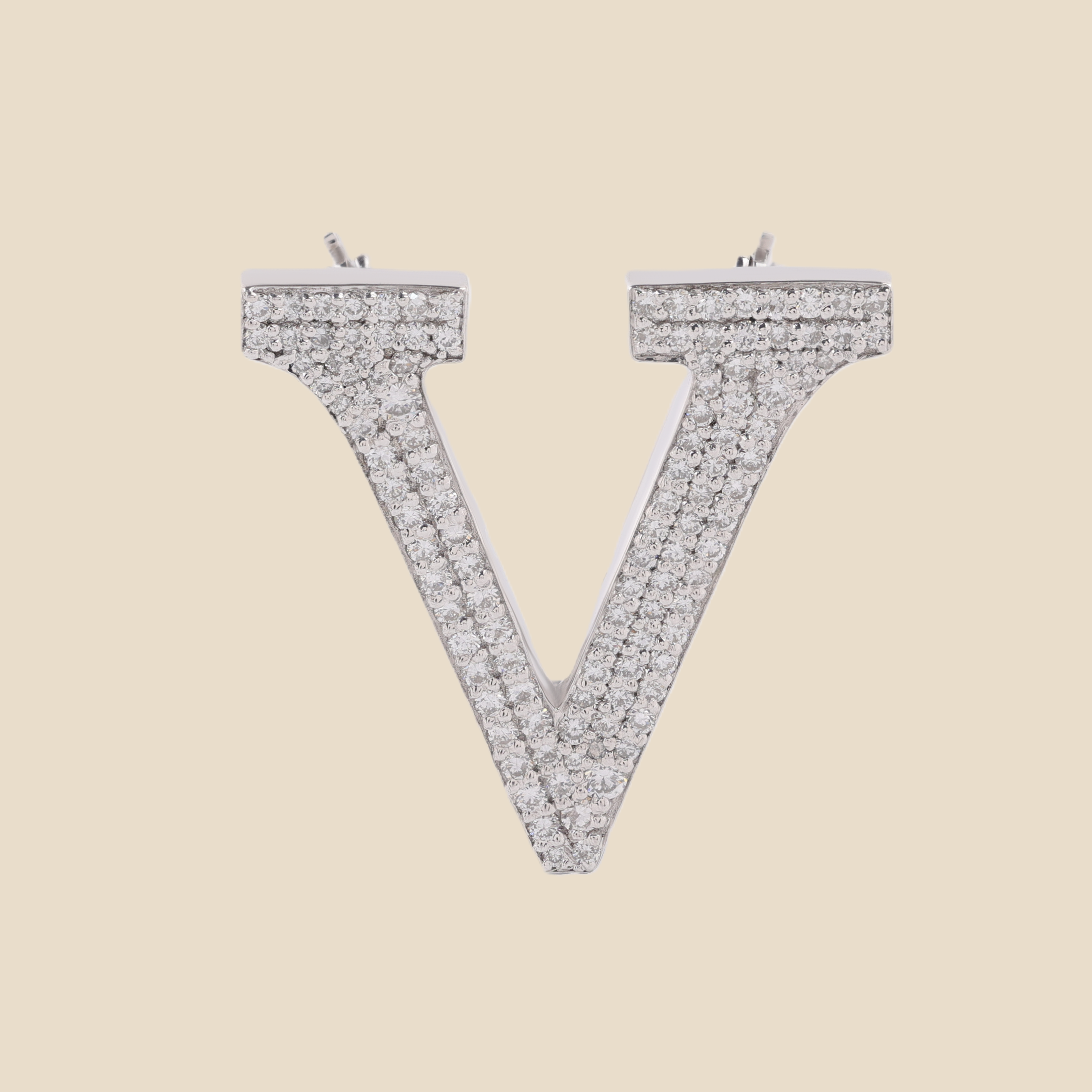 Letter V Tavari